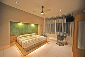 Penthouse -Sky at Mikasa- Fast wifi, King Bed, AC & Pool